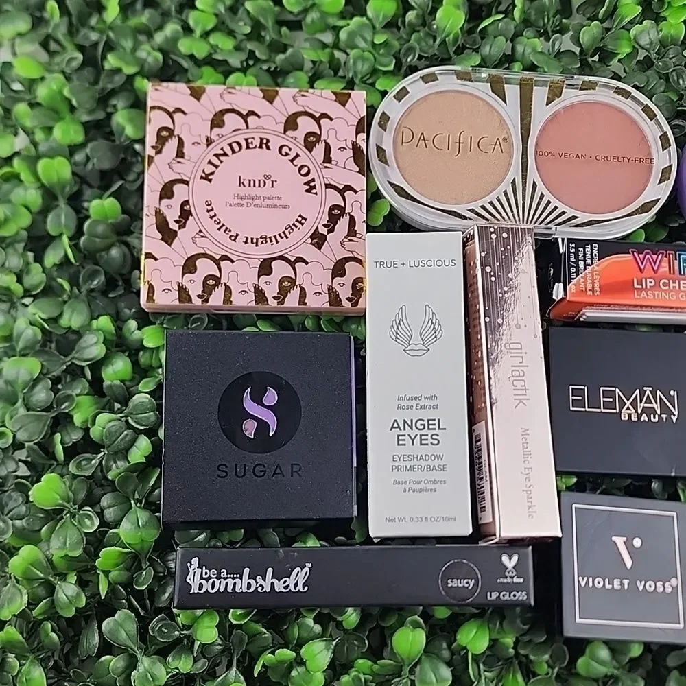 Makeup bundle lot 14 pieces wholesale blush bronzer lip gloss highlighter new